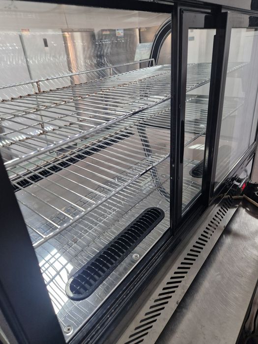 Сладкарска ветрина Scan