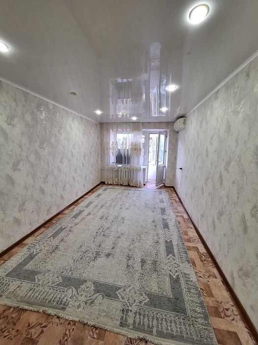 Продается 2 комнатная квартира район торговая база