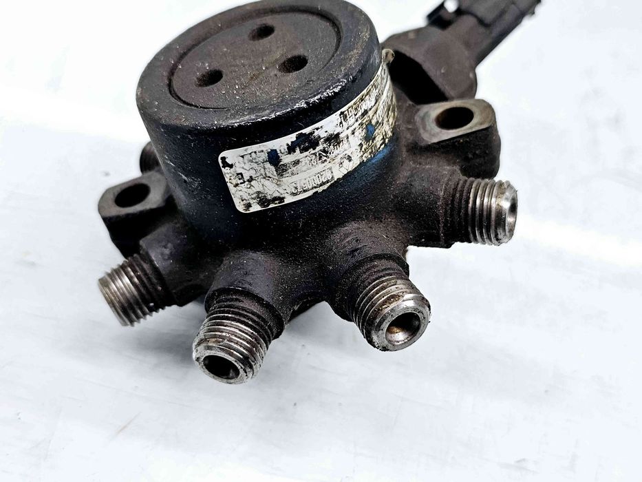 Rampa injectoare Renault Symbol / Thalia [Fabr 1998-2007] 8200057345 1