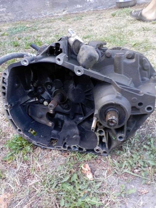 Dezmembrez laguna1 1,6 16v 1998