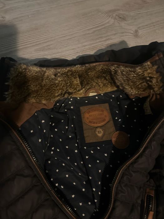 Продам куртку на девочек