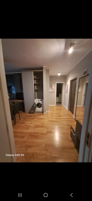 Închiriez apartament
