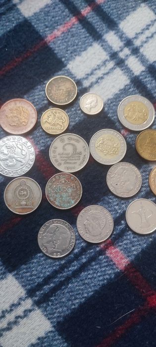 Продам монеты разные