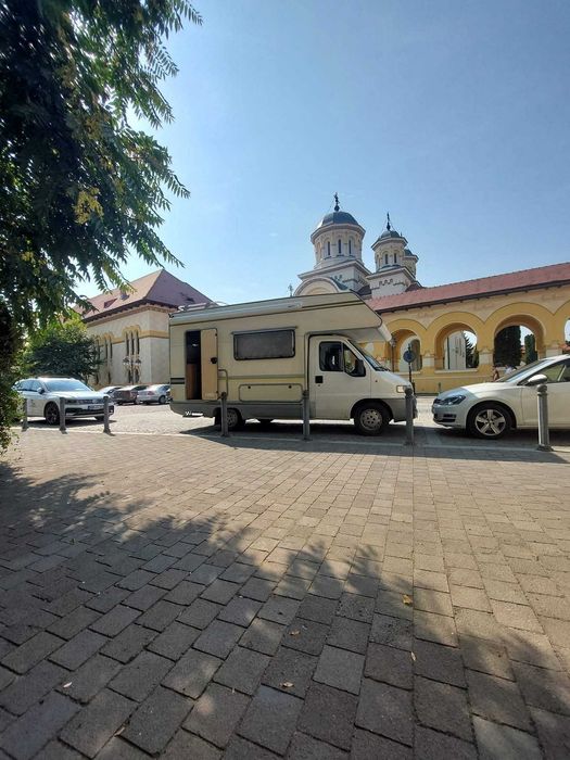 Vând autorulotă dotată off camping