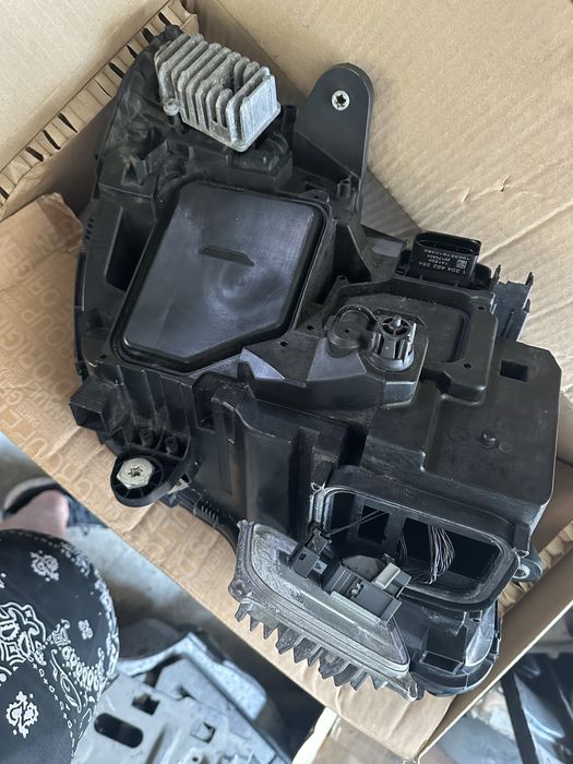 Mercedes w205 c class ляв фар ОеМ