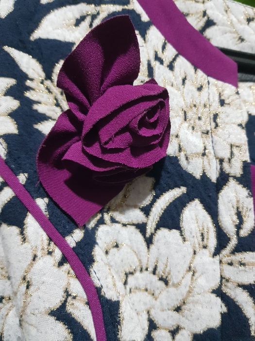 Продаётся костюм. 40р турец.