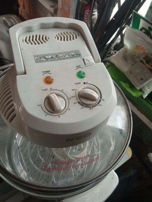 Халогенна фурна  .