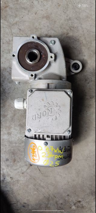 Motor electric trifazat cu reductor, 0.37kW, 28rpm, 380V