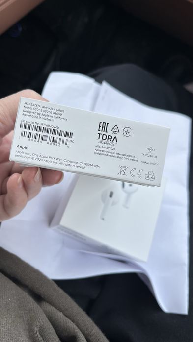 Продам airpods 4.