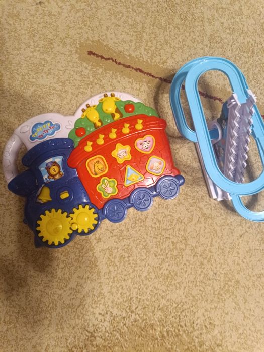 Продам игрушки малышам