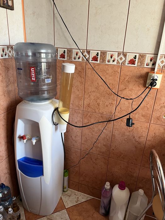 Dozator apa electric podea