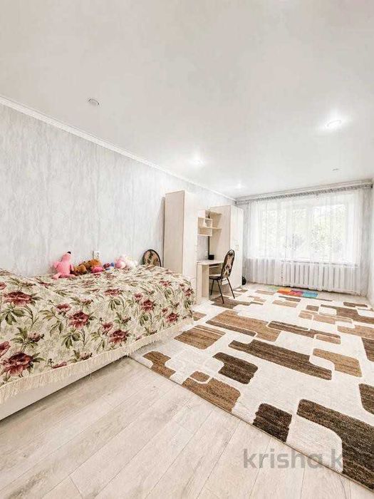 Продам 2-комнатную квартиру в районе КСК
