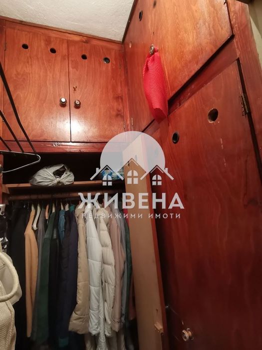 Продава 4-стаен апартамент в района на Окръжна болница