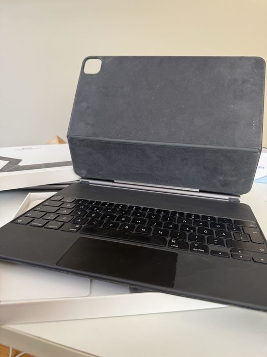 Apple Magic Keyboard 12.9