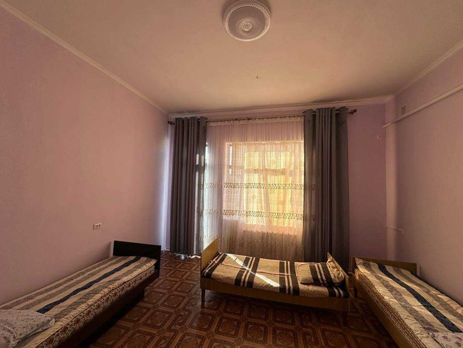 Бухоро шахар Бинонинг 2 каватидаги 300 кв майдони ижарага берилади.