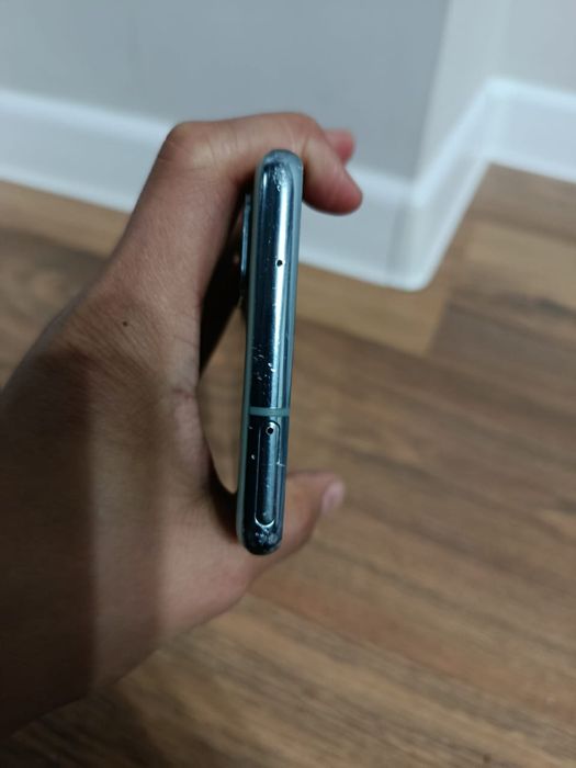 Samsung S20fe в хорошем состоянии