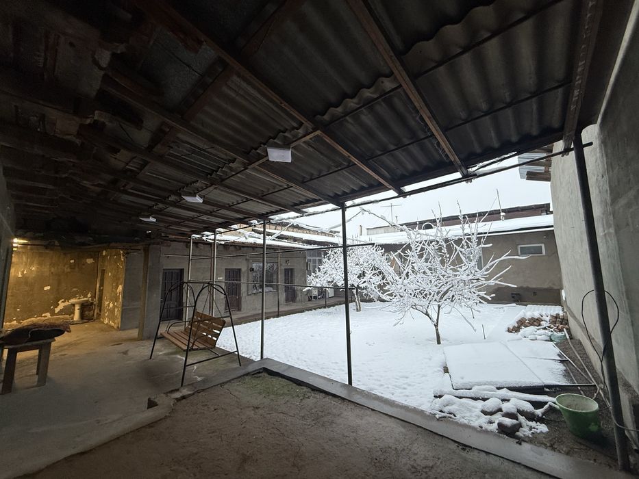 Shayxontohur tumanida 4.8sotix yer uchastkasi sotiladi