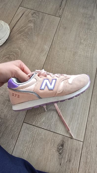 Оригинални детски маратонки за момиче New Balance.