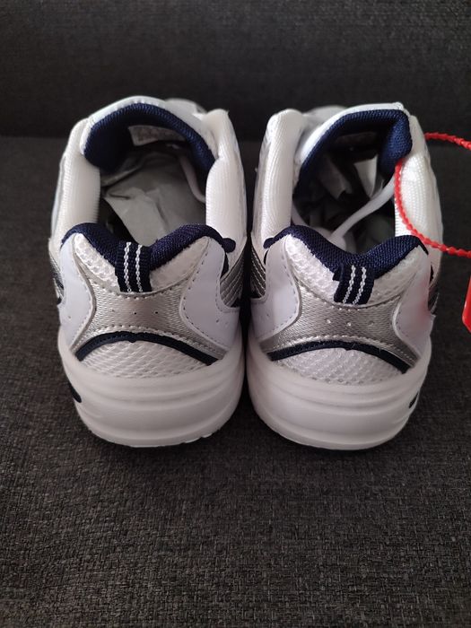 Продам кросовки new balance новые.