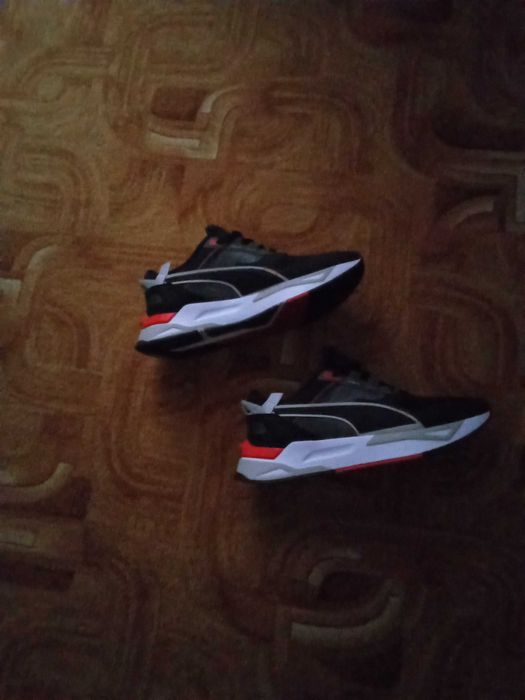 Продавам маратонки пума