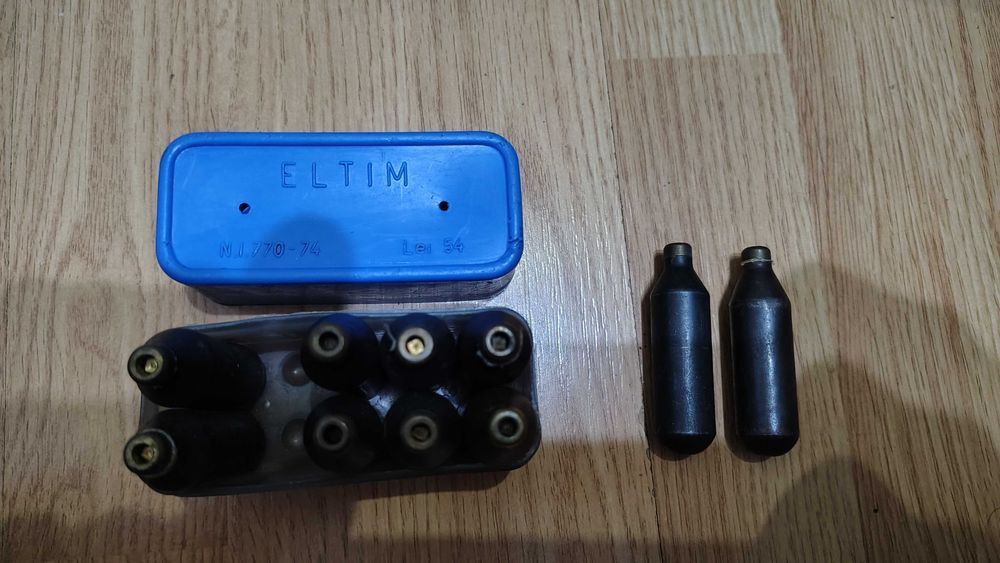 Set capsule pentru sifon vintage + cutiuta