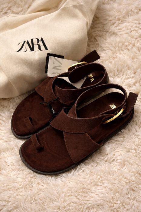 Sandale Zara din piele intoarsa noi cu eticheta