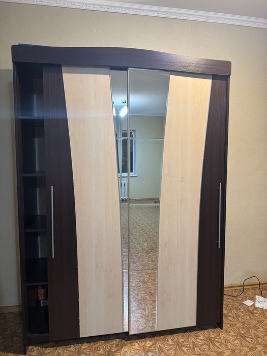 Срочно продам шкаф