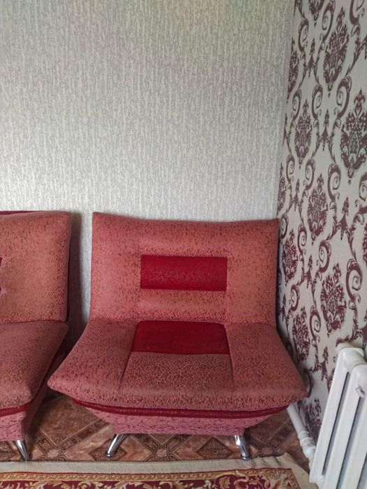 Продам диван тахту с 2-мя креслами