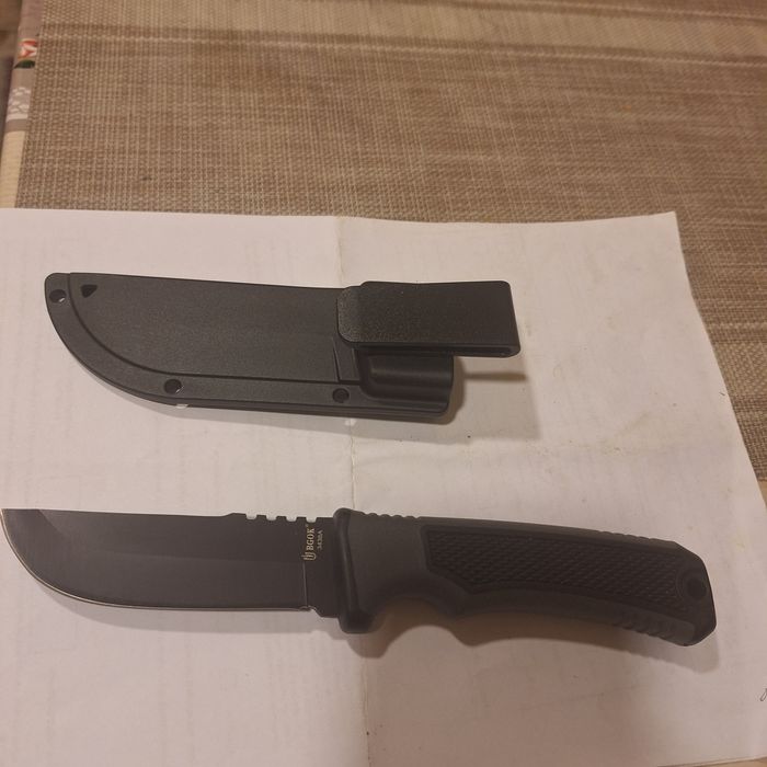 Cuțite tactice lama 10 cm Boker, cel negru cu teaca