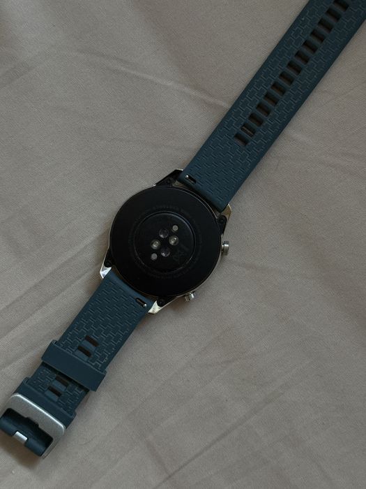 Часовник Huawei gt2