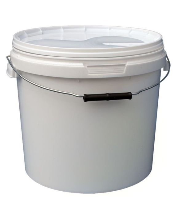 Găleți de plastic de 25 kg.