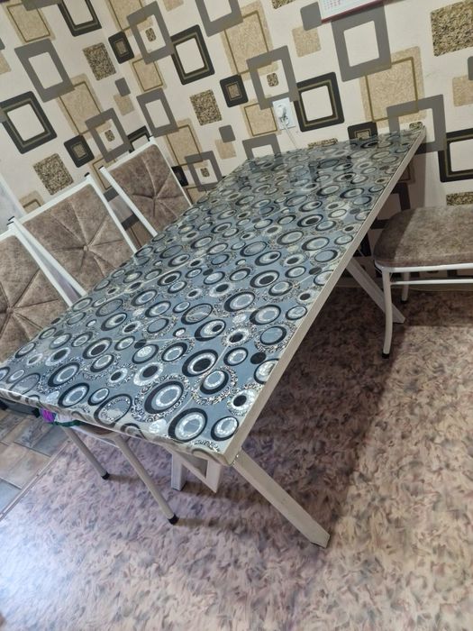 Продам стол обеденный 150/80
