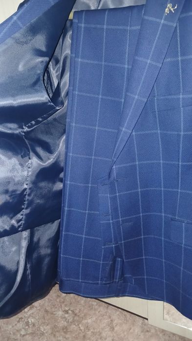 Продам мужской костюм