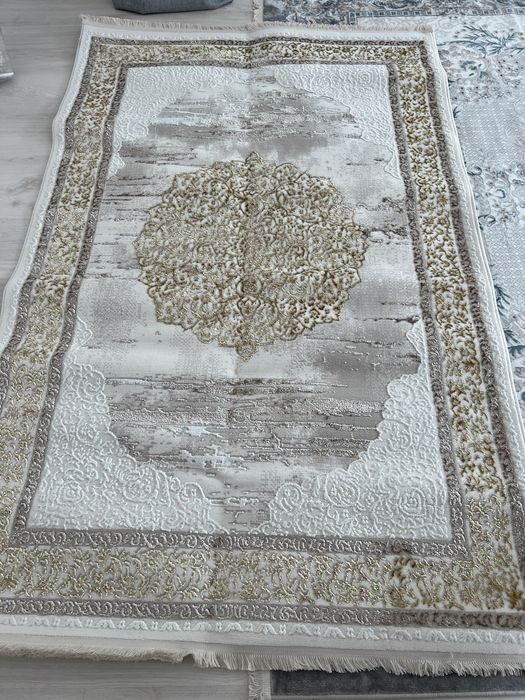 Новый белый ковер