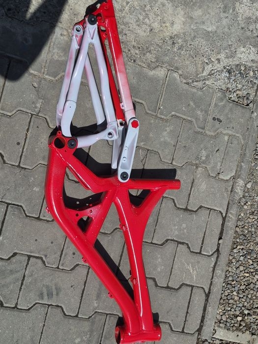 Vând/schimb cadru specialized demo 7