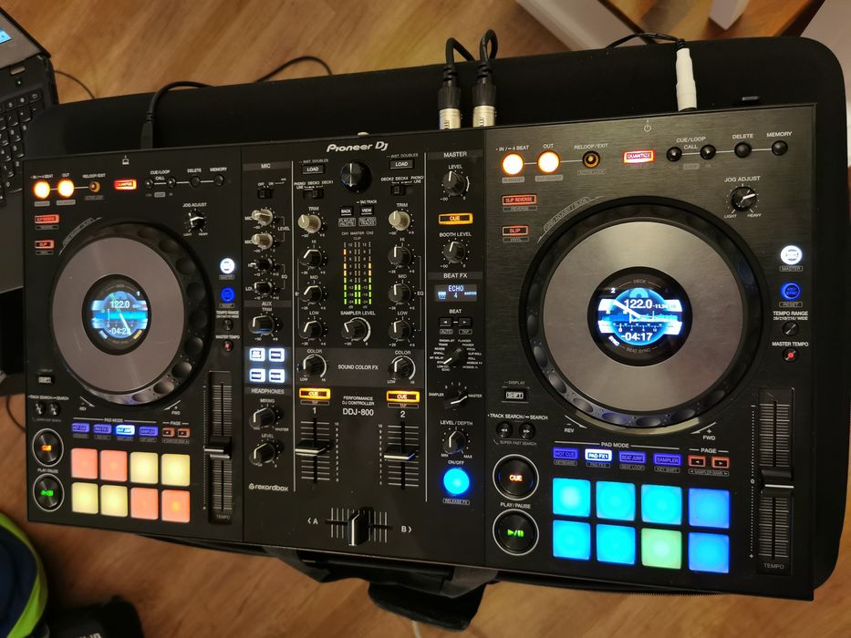 Închiriere RCF/Turbosound închiriez boxe, sonorizare consola DJ Lumini