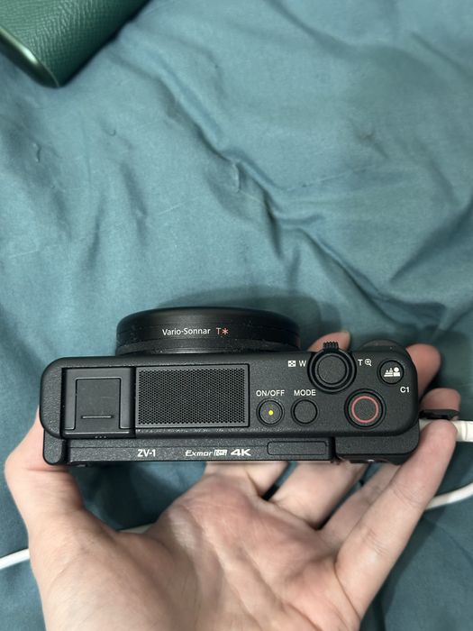 Фотокамера Sony ZV-1