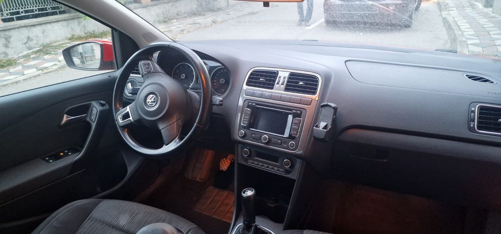 VOLKSWAGEN Polo 2011 — imagine 3