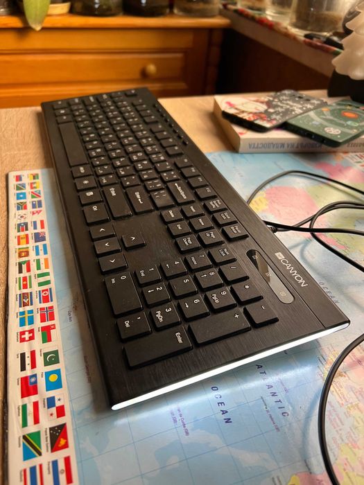 Клавиатура Canyon – жична, с NumPad в отлично състояние