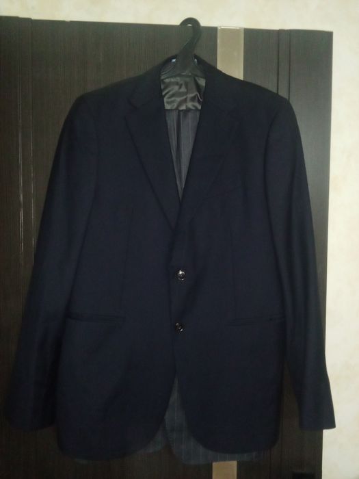 Костюм Giorgio Armani,  Hugo Boss, Mango.