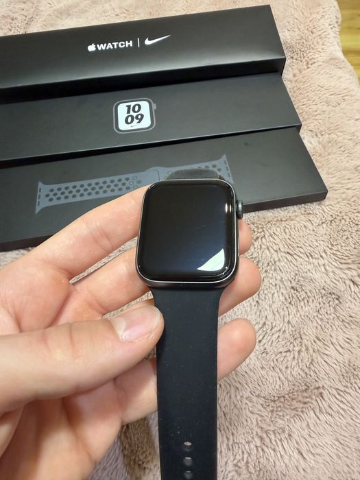 Смарт Часовник Apple Watch SE