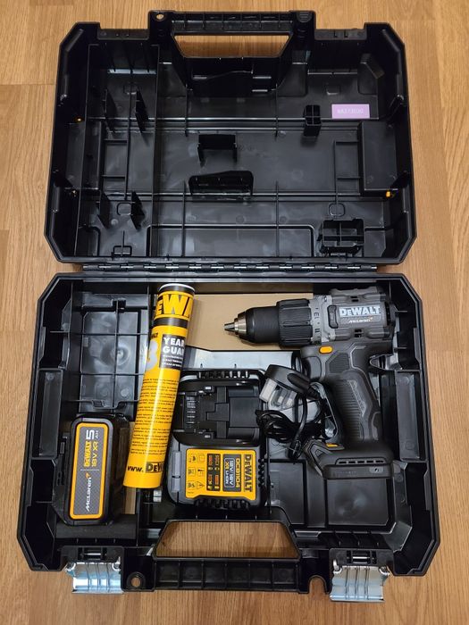 Autofiletanta DeWalt McLaren DCD85M , Baterie 5AH , Incarcator si Vali