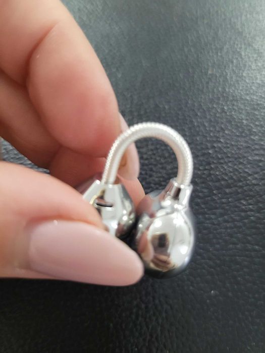Vand casti Bluetooth noi sigilate