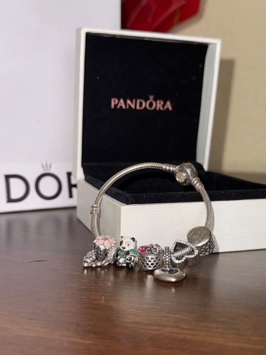 Bratara Pandora cu 7 pandantive