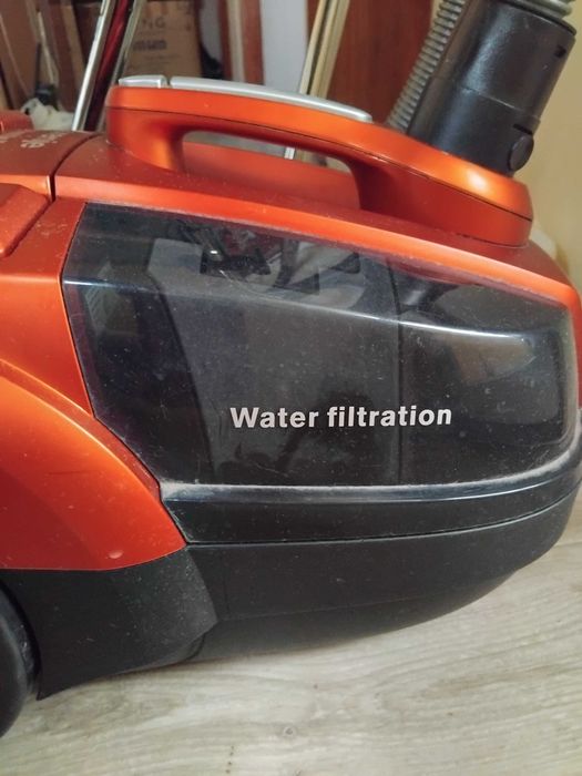 Продавам две прахосмукачки