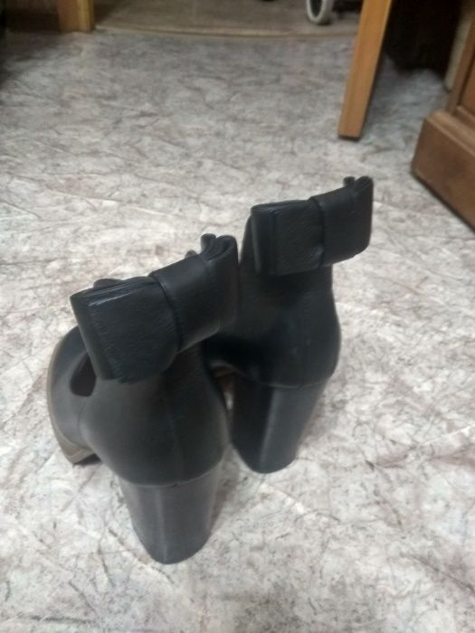 шикарные туфли .