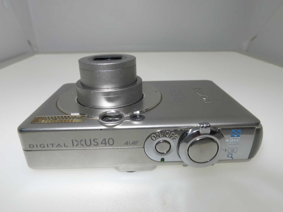 Canon IXUS 40 компактен фотоапарат цифрова камера работи отлично