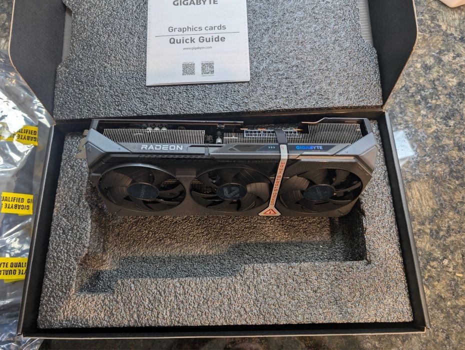 Rx 9070 xt gigabite gaming