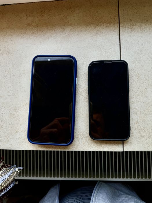 Vand iphone XR si 13 Mini