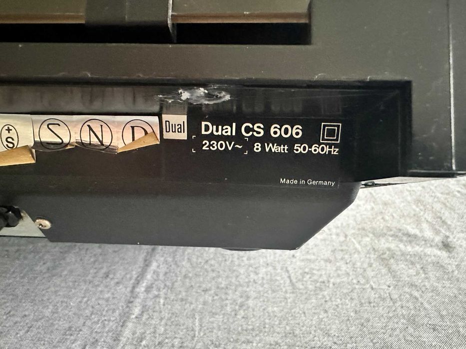 Vând pick-ul Dual CS 606 și boxe SCOTT S 177, preț negociabil. Se vând împreuna sau separat.
